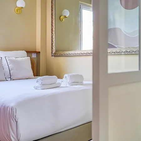 Calm And Comfortable 2-bedroom In 17th Апартаменты Париж