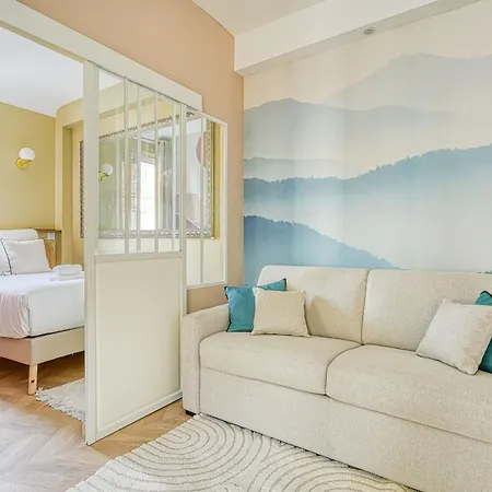 Апартаменты Calm And Comfortable 2-bedroom In 17th *