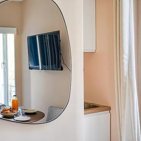 Calm And Comfortable 2-bedroom In 17th * Париж