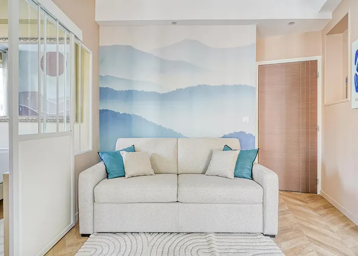 Calm And Comfortable 2-bedroom In 17th